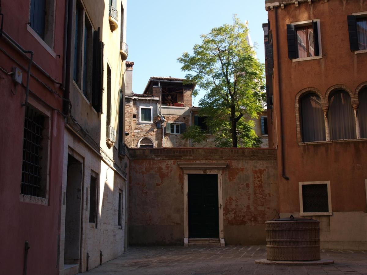 Al Pozzo Dei Scoacamini, 100 M From San Marco, Ground Floor Apartment Venedig