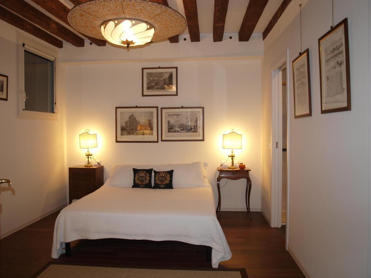 Al Pozzo Dei Scoacamini, 100 M From San Marco, Ground Floor * Venedig